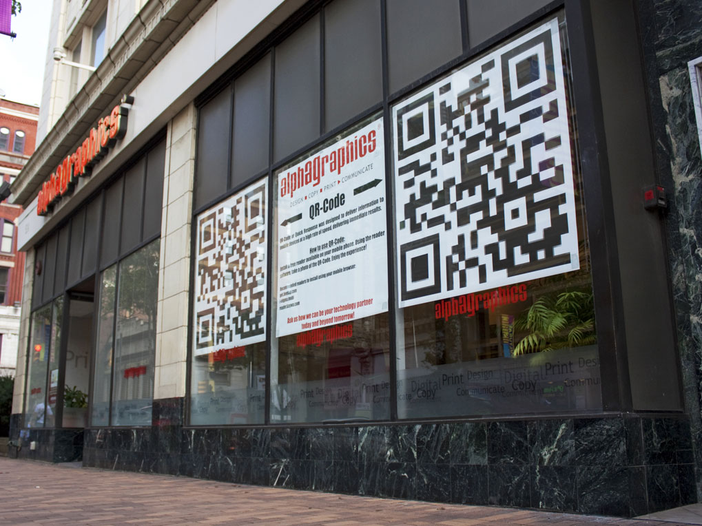 qr_code_vitrine_agence_immobilier_marketing