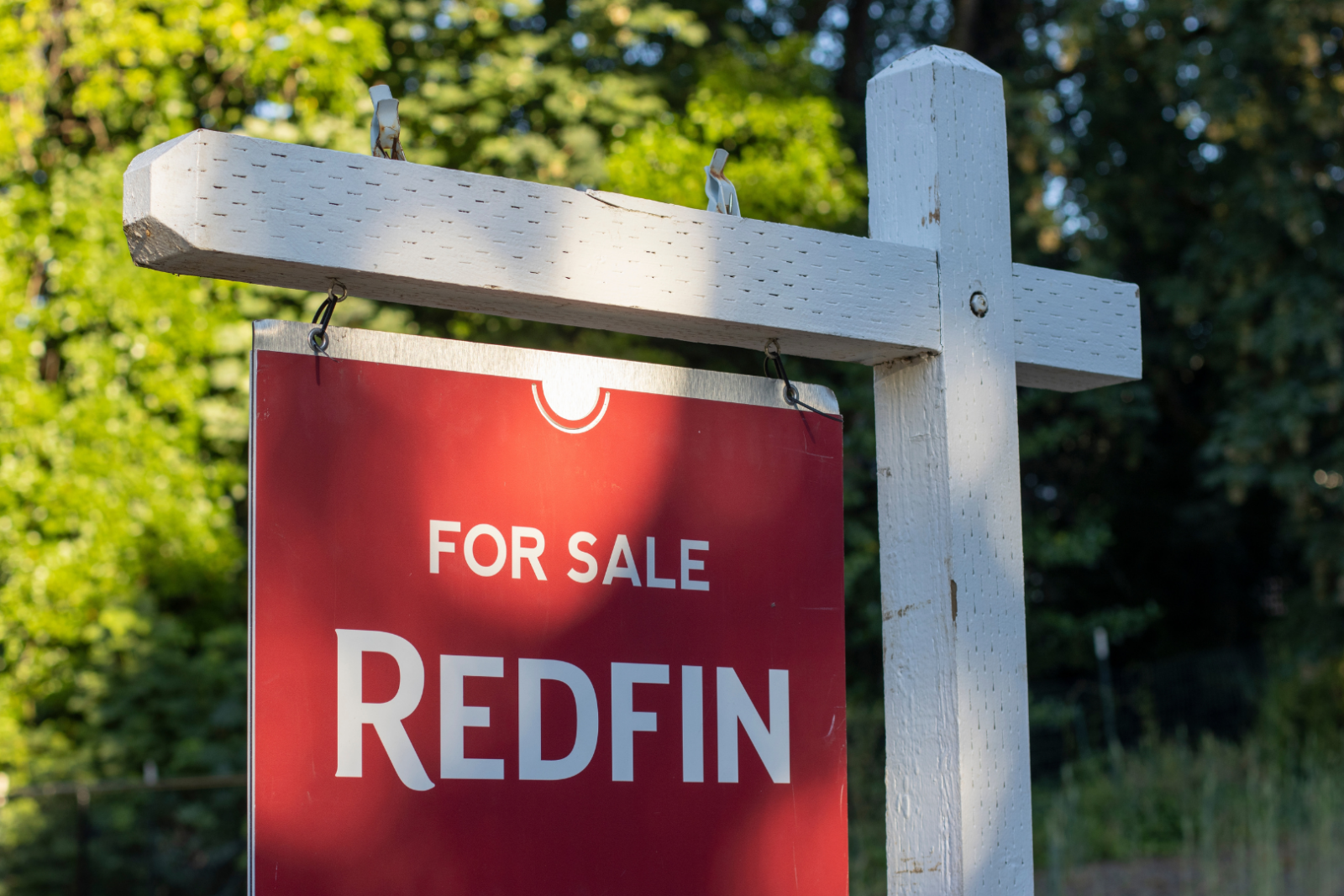 Redfin Licenciement 450 Employés